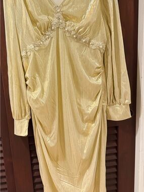 Elegant Shimmer Long Sleeve Gold Evening Dress